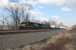 NS 4071 with the N&W Heritage Unit take a train west